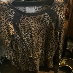 Grace & Emma L/S Animal Print Top! 🐯